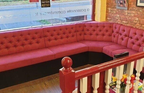 LONG ESTABLISHED BARBERS SHOP (trading 28 years) in popular commuter town of Amersham, Bucks. Photo 3