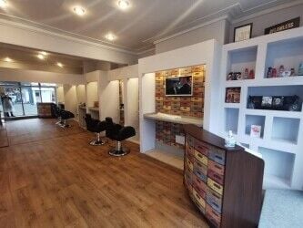 Well-situated Barber Shop for sale with another separate entrance for potential letting Well-situated Barber Shop for sale with another separate entrance for potential letting