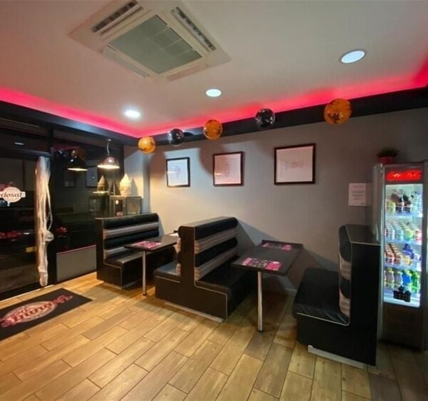 Well-Known and Popular Dessert Parlour in Thriving Glasgow Location Photo 3