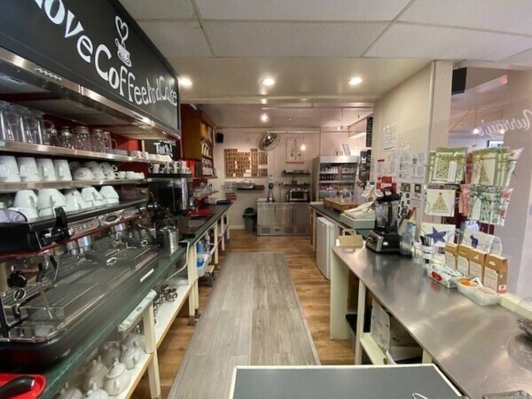STYLISH CAFE BAR, TOWN CENTRE, BARMOUTH FOR SALE Photo 3