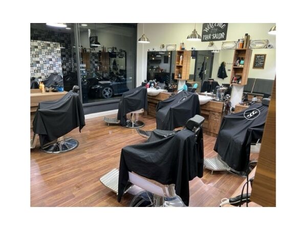 Highly Rated Barber Shop For Sale In Uxbridge Photo 3