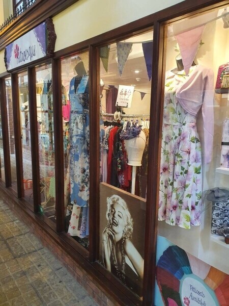 Leasehold Clothing & Accessories Business In Arundel West Sussex Photo 3