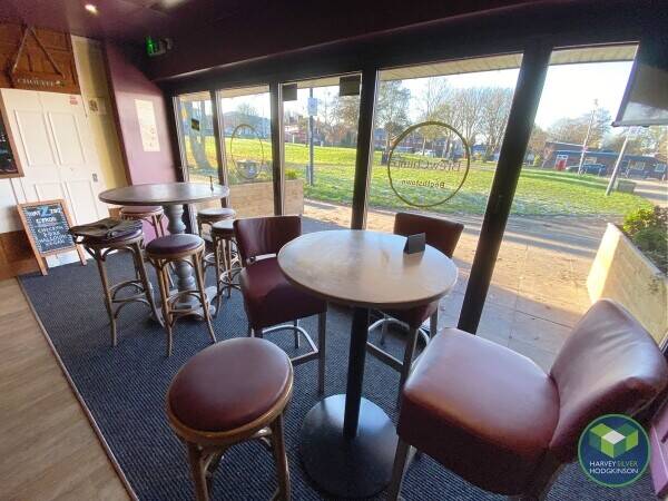 LICENSED BAR: BOOTHSTOWN: Photo 3