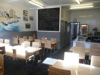 BUSY CAFE IN BOGNOR REGIS, WEST SUSSEX Photo 3