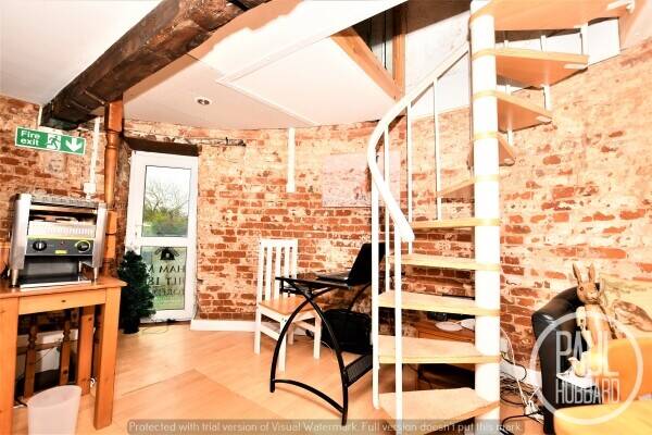 Stunning Bed & Breakfast with 6 bedroom accommodation. Dereham, Norfolk. Photo 3