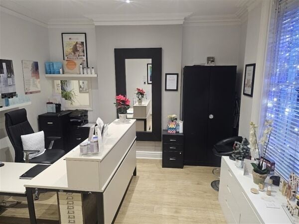 A MEDICAL AND AESTHETIC LASER TREATMENT CLINIC