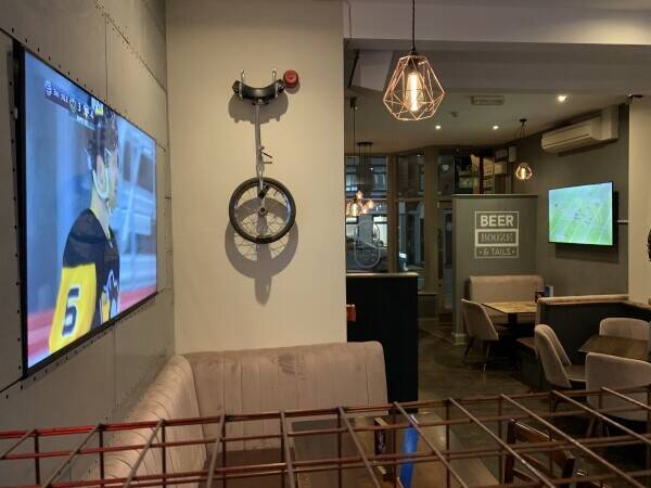 High-end sports bar is for sale in Cheshire. Photo 3