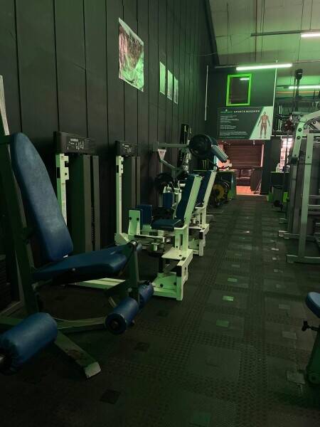 Bodybuilding gym for sale Leicestershire Photo 3