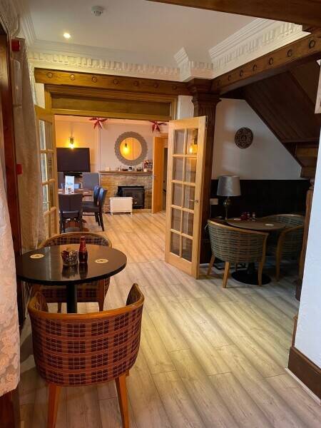 Public house (Full Trading) with Courtyard & Letting rooms for sale Photo 3