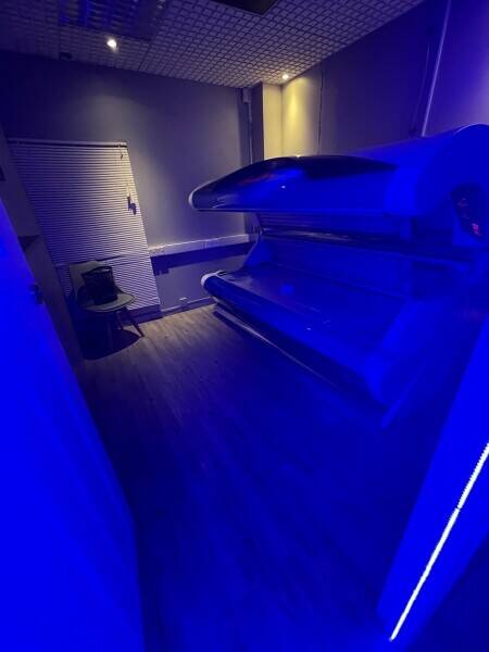 A Super Tanning Studio in Coalville Leicestershire. 'For Sale'. Photo 3