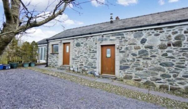 3 BEDROOM FARMHOUSE WITH TWO SELF-CATERED HOLIDAY COTTAGES WITH GYM Photo 3