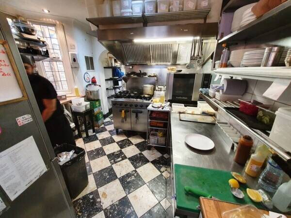 DAYTIME CAFÉ & COFFEE SHOP WITH A3 & ALCOHOL LICENCE Photo 3