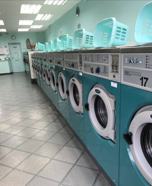 VERY WELL PRESENTED & PROFITABLE FREEHOLD LAUNDERETTE with 2 x self-contained flats, Gloucester Photo 3