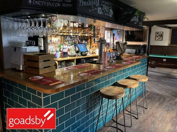 Freehouse & Owners-Flat - 16-Years in Current Ownership Photo 3