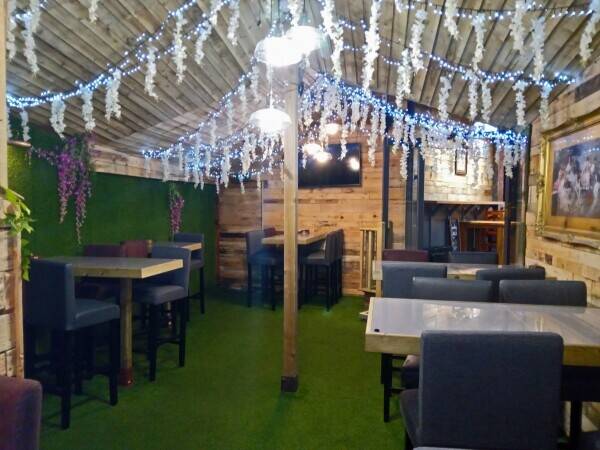 DERBYSHIRE - TOWN CENTRE PUBLIC HOUSE & RESTAURANT ON THE EDGE OF THE PEAK DISTRICT NATIONAL PARK Photo 3