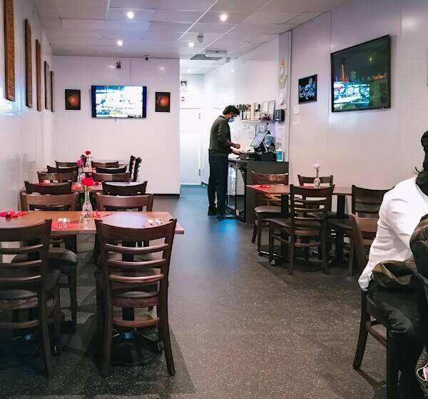 SUPERBLY LOCATED RESTAURANT WITH A3/A5 & ALCOHOL LICENCE (2300) Photo 3