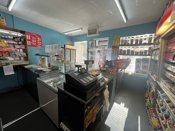 Well Established Sweet Shop and Freehold Commercial Property - Ref 1792 Photo 3