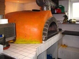 Leasehold Pizza Restaurant Located In Padstow Photo 3
