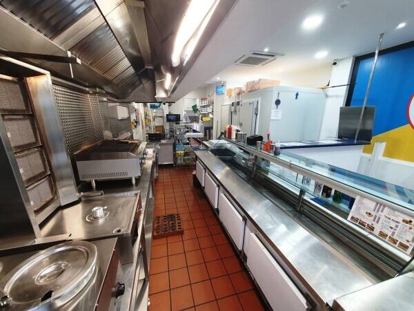 FULLY REFURBISHED KEBAB SHOP & TAKEAWAY WITH A3 & A5 LICENCE (2300) Photo 3