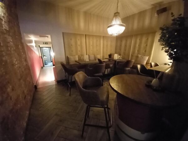 Licenced Trade, Pubs & Clubs For Sale in Stone Photo 3