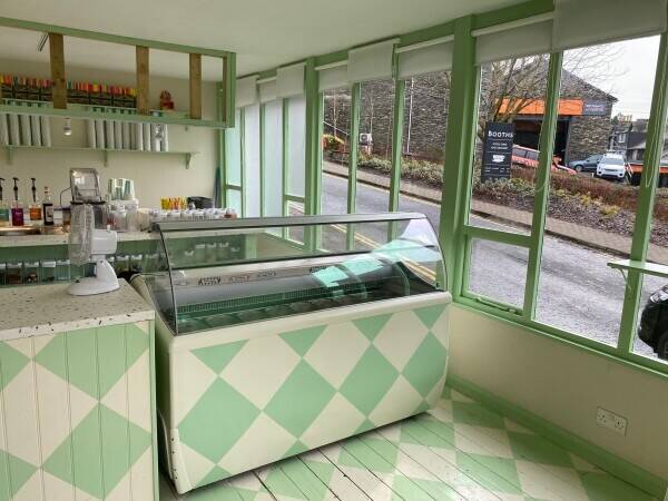 The Chalet, Victoria Road, Windermere Photo 3