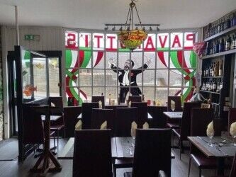 Italian restaurant + flat in a prime location