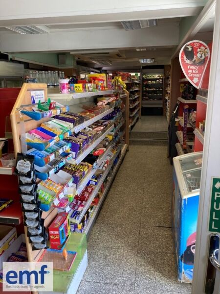 £9,500 P/WEEK STORE WITH 2 BED FLAT, NR NEWPORT, SOUTH WALES Photo 3