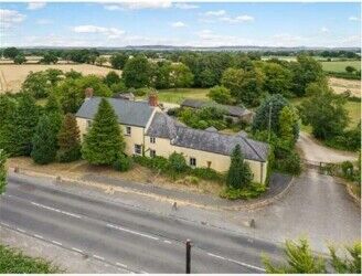 Stunning 6 bedroom home - Caravan and Camping site - Wiltshire Photo 3