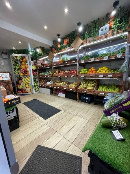 Fantastic Opportunity To Own A Busy Greengrocers Shop in Rickmansworth Photo 3