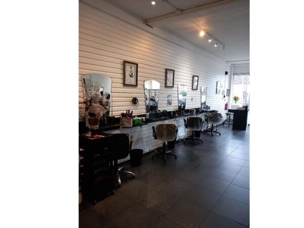 Extremely well established Unisex Hair Salon for sale Photo 3