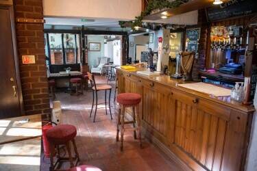 HERTFORDSHIRE - PUB WITH DEVELOPMENT POTENTIAL HERTFORDSHIRE - PUB WITH DEVELOPMENT POTENTIAL