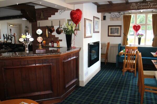 SOUTH STAFFORDSHIRE - OUTSTANDING VILLAGE FREEHOUSE Photo 3