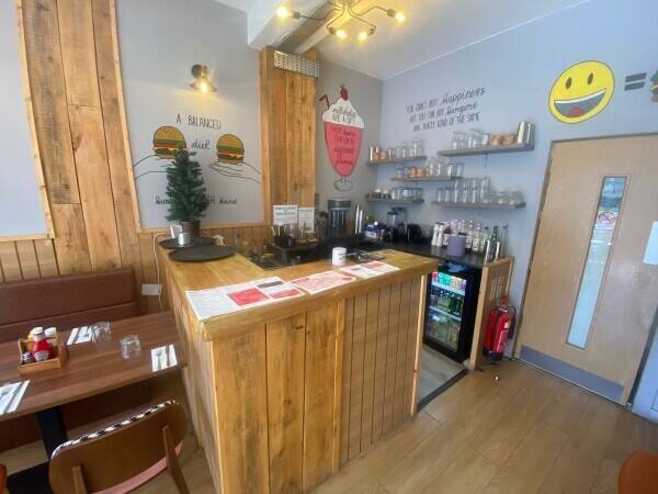 TAKEAWAY FOR SALE! HUGE POTENTIAL TO INCREASE SALES! LOCATED IN WD3 Photo 3