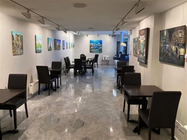 UNIQUE CAFÉ, RESTAURANT, BISTRO, ART GALLERY & MUSIC VENUE - SOMERSET Photo 3