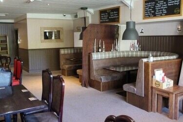 SOUTH WALES - WELL APPOINTED PUBLIC HOUSE WITH SUCCESSFUL WET LED TRADE Photo 3