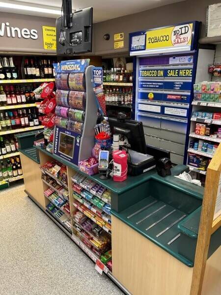 Traditional licenced convenience store located in the South Ayrshire town of Prestwick. (ref 1568) Photo 3