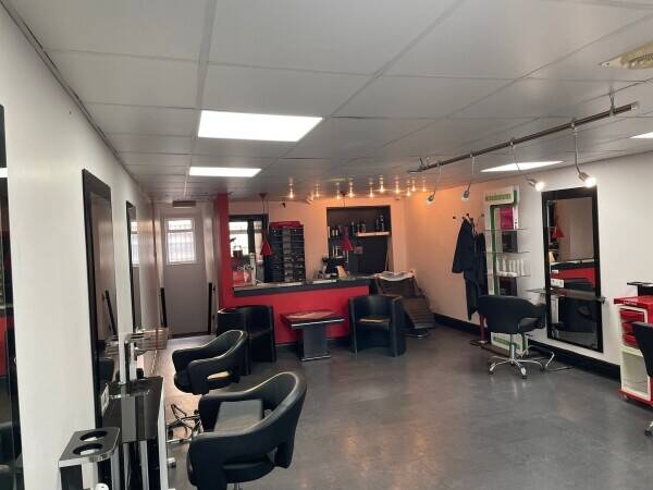 Barber shop/hairdresser Sale Photo 3