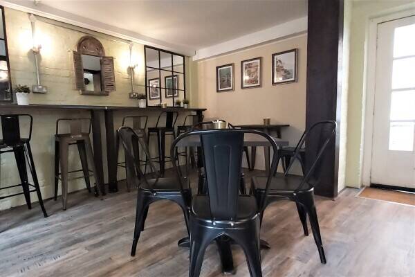 Characterful Mediterranean Restaurant in Sought After Market Town Photo 3