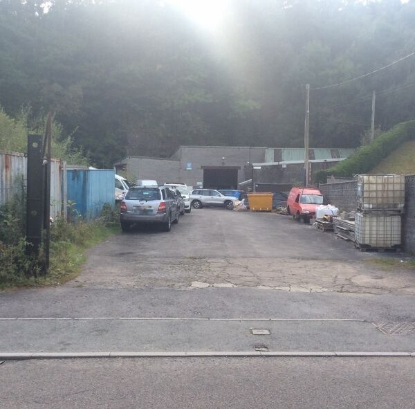 Long Established and Highly Reputable Garage/MOT Centre Photo 3