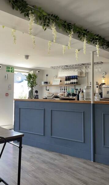 Cafe Bar for Sale in Pangbourne, Berkshire Photo 3