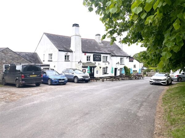 Charming South Devon Inn in the heart of the Village For Sale in Newton Abbot Photo 3