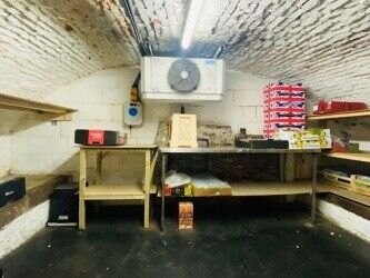 Leasehold Greengrocers Located in Ashbourne, Derbyshire Dales Photo 3