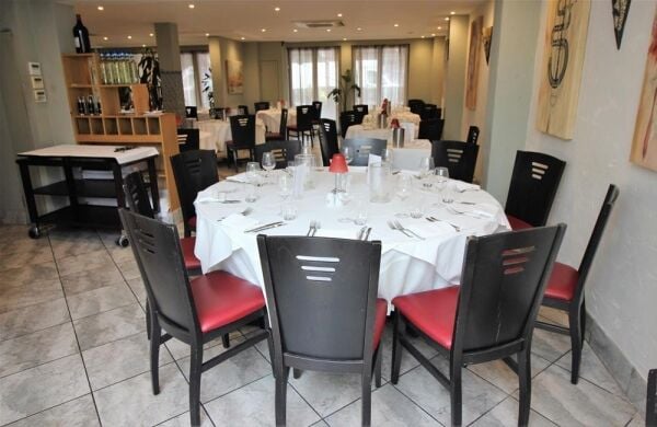 OUTSTANDING LICENCED ITALIAN RESTAURANT OUTSTANDING LICENCED ITALIAN RESTAURANT