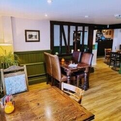 Modern, traditional free house in Nottinghamshire for sale