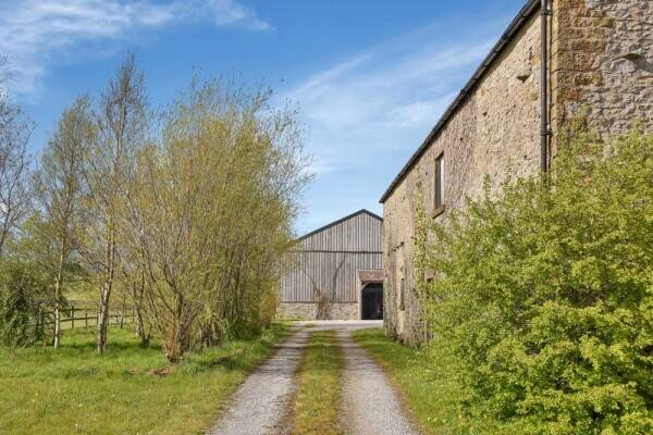 Peak District Holiday Barn with Wedding Venue Photo 3