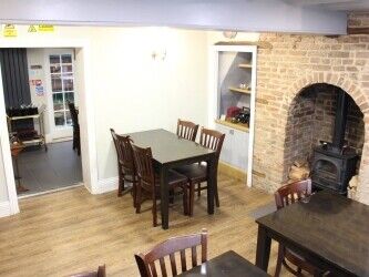 LINCOLNSHIRE - RECENTLY RENOVATED 2 STOREY TOWN CENTRE RESTAURANT Photo 3