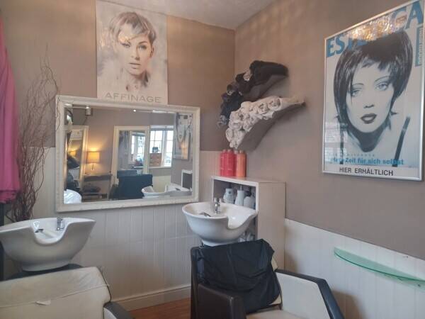 Established Hairdressing Salon  Olney, Buckinghamshire Photo 3