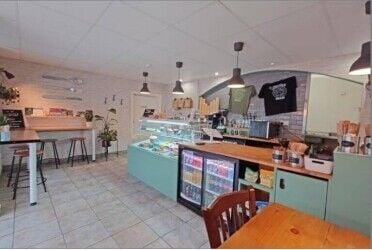 Popular cafe, sandwich bar and takeaway Wakefield Centre, UK Popular cafe, sandwich bar and takeaway Wakefield Centre, UK