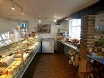 ARUNDEL, WEST SUSSEX INDEPENDANT DELI, FOOD AND WINE SHOP Photo 3