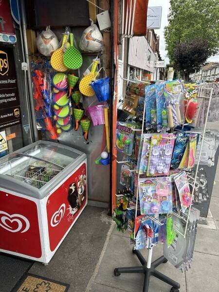 Walthamstow London Convenience Store with Off-License for Sale at £45,500 Photo 3
